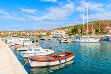 Bedste pakkerejser i Marina, i Kroatien