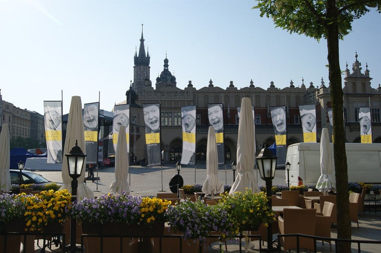 1623px-Krakow_Film_Festival_2011,_banners,_Main_Market_Square,_Krakow,_Poland.jpg