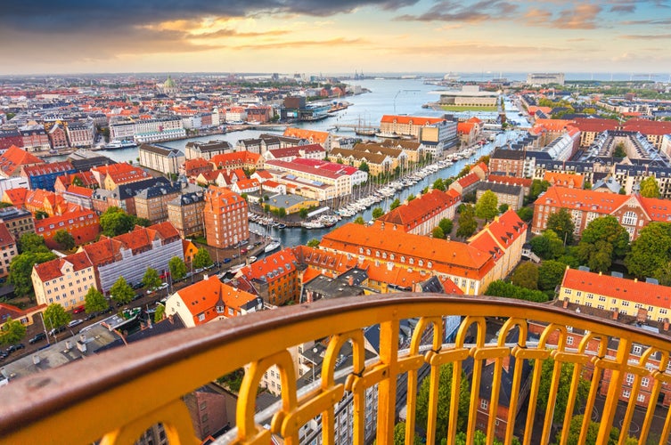 shutterstock_2073109409 (1).jpg