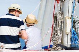 5 Stunden von Sithonia: Segeltour zu einsamen Buchten und Inseln