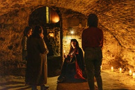 Edinburgh: Underground Vaults Evening Ghost Tour with Whisky