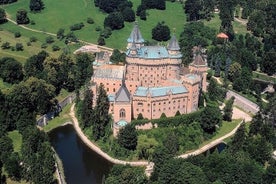 Viaje privado al castillo de Bojnice y al pueblo de Cicmany