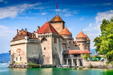 Chillon Castle travel guide