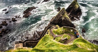 8 Day Castles & Coast Experience  - Small Group Tour