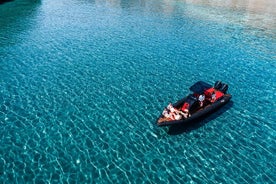 ギリシャの 3 つの島々 1 日プライベート ラグジュアリー ボート ツアー