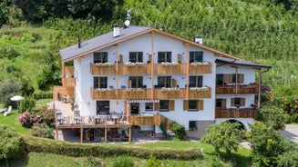 Ferienwohnung mit Garage, Fahrradraum und sehr großer sonnenverwöhnten Terrasse