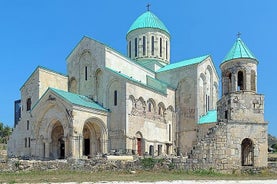 Tour de Kutaisi, cueva de Prometeo y vino