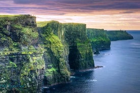 Tour dell'isola di Aran, delle scogliere di Moher e della crociera da Galway. Guidato.