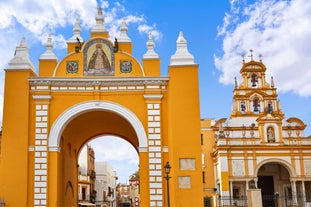 Puerta de la Macarena (Seville)