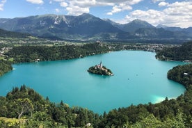 Bled-järvi ja Ljubljanan koko päivän kierros Koperista