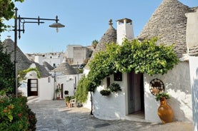 Ausflug nach Alberobello mit Trullo-Eintritt und Transfer von Matera