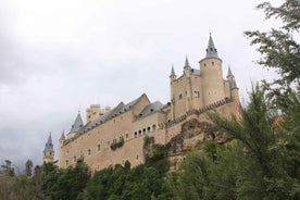 Madrid: Avila og Segovia dagsferð með aðgangi að minnismerkjum