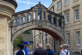 Oxford | Alumni-Led Walking Tour w/opt New College