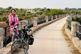 Passeio de bicicleta elétrica pela ciclovia do Aqueduto da Apúlia