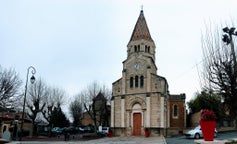 Convertible rental in Limas, France