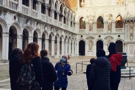 Tur in limba romana cu ghid locale nel Veneto, Palatul Dogilor fara coada