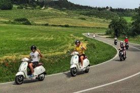 Passeios de Vespa pela Toscana pelas colinas de Chianti