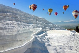 Erleben Sie das Mysterium bei einer Deluxe-Pamukkale-Ballonfahrt