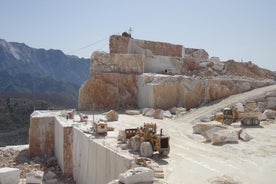 Tour of the Carrara quarries and artistic laboratories of Pietrasanta