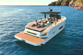 Private 5-Hour Cruise on Brand-New Luxury Yacht in Mykonos (Para Voce)