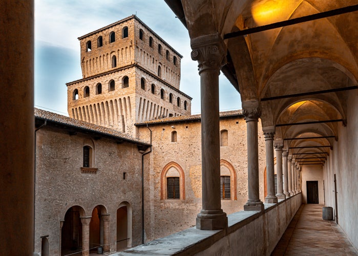 shutterstock_1909097938 (1).jpg