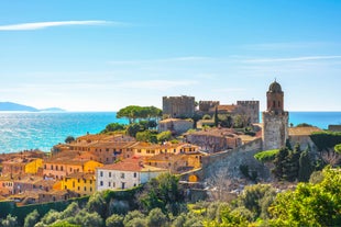 Photo of aerial view of San Vincenzo, Italy.