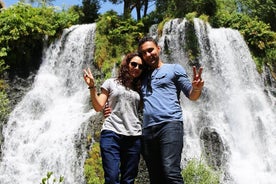 Tour privato alla cantina Hin Areni, cascata Shaki, monastero di Tatev, Karahunj