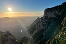 Montserrat muy temprano por la mañana, grupo muy pequeño