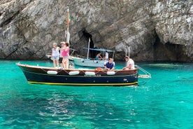 Passeio de barco em Capri Itália