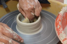 Aegina Ceramics Class - lær magien i denne kunst, bliv inspireret og skab!