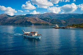 Argostoli: Full-Day Traditional Boat Cruise with Lunch