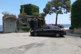 Private Mercedes Sedan or Minivan Transfer from Amalfi to Naples