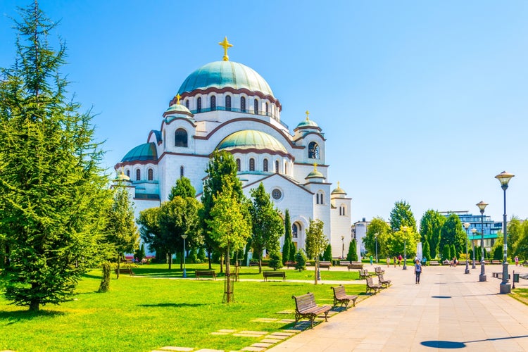 Photo of view of the saint sava cathedral in Belgrade, Serbia.