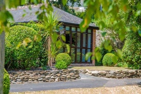 Charming Summerhouse Annexe in lush gardens in Fowey