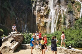 Plitvice Lakes NP ja Rastoke yksityinen päiväretki Zagrebista