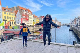 Copenhagen: Private City Walking Tour with Canal Tour Ticket