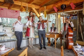 Dîner folklorique avec boissons à volonté, menu à 4 plats