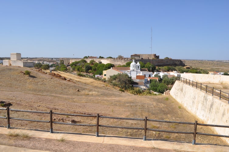 Photo of ruins, castle.