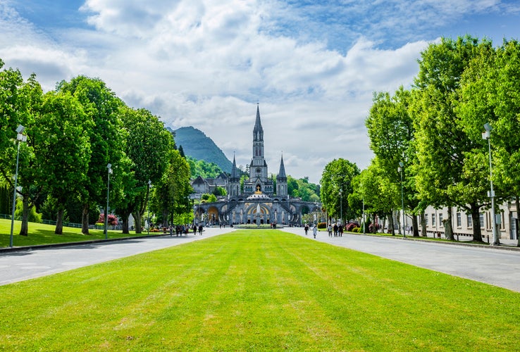 Photo of Basilica Notre Dame in Lourdes.