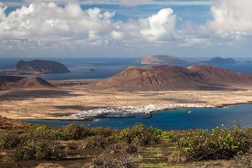 Fergebillett fra Lanzarote til Graciosa. Busstransport er inkludert