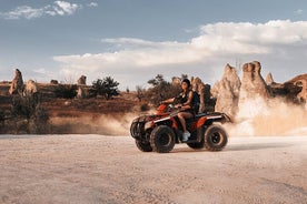 Lo mejor de Capadocia: tour de día completo, paseo en globo, safari en vehículos todo terreno