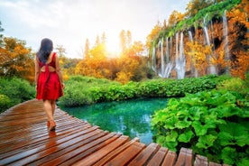 Privat overføring fra Zagreb til Split med Plitvice Lakes guidet tur inkludert