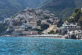 Passeio de barco privado pela costa de Amalfi ou Capri