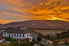 来自Saranda的Gjirokastra和蓝眼之旅