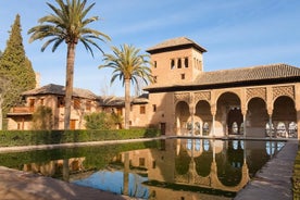 Excursion sur le littoral de Motril : excursion d'une journée avec billet coupe-file pour l'Alhambra et les jardins du Generalife