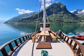 Balestrand to Grønlund Hytter 3 Hour Boat Tour