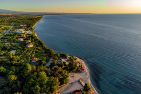 Photo of aerial view of waterfront view to the most popular village of Kallithea. It is located in the first peninsula of Halkidiki, Greece.