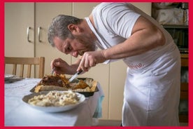 Experiencia gastronómica en la casa de un local en Mesagne con demostración de cocina