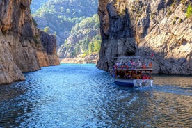 Passeio de barco pelo Green Canyon com almoço e bebidas de Kemer