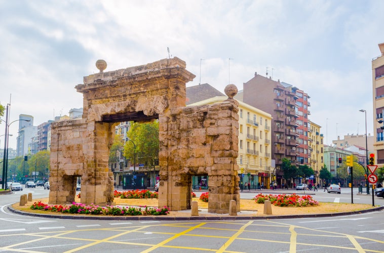 View of the puerta del carmen in Zaragoza, Spain.jpg